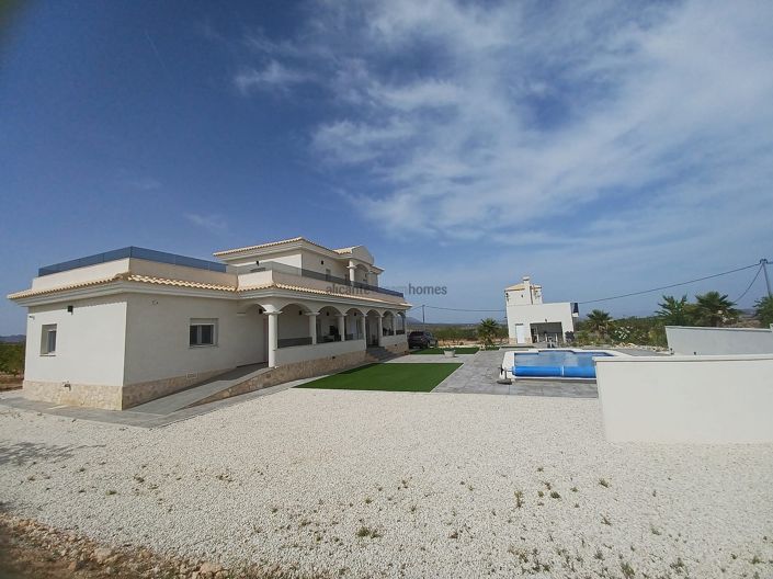 Image No.10-6 Bed Villa for sale