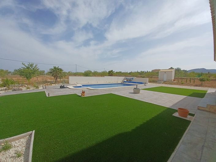 Image No.13-6 Bed Villa for sale