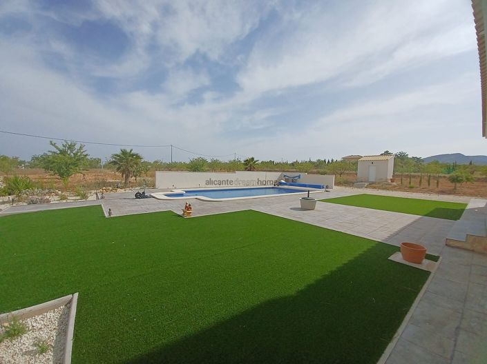 Image No.13-6 Bed Villa for sale