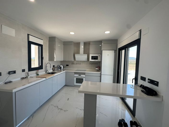 Image No.15-4 Bed Villa for sale