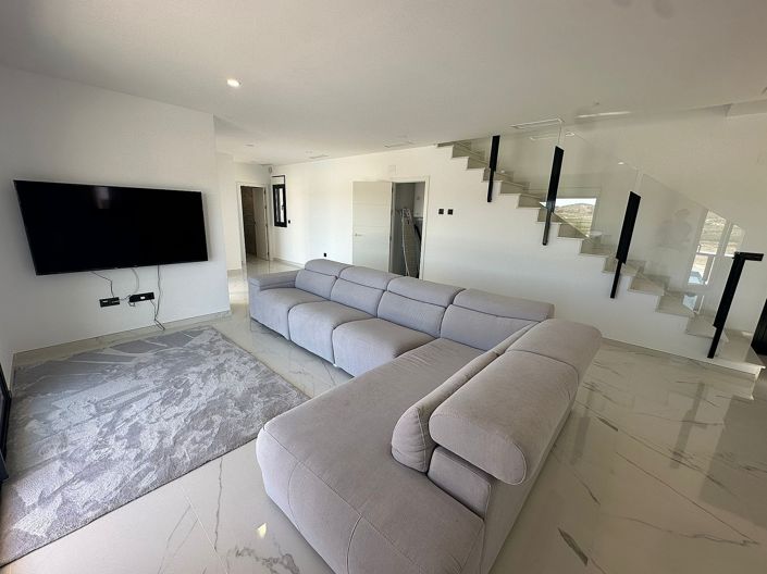 Image No.3-4 Bed Villa for sale