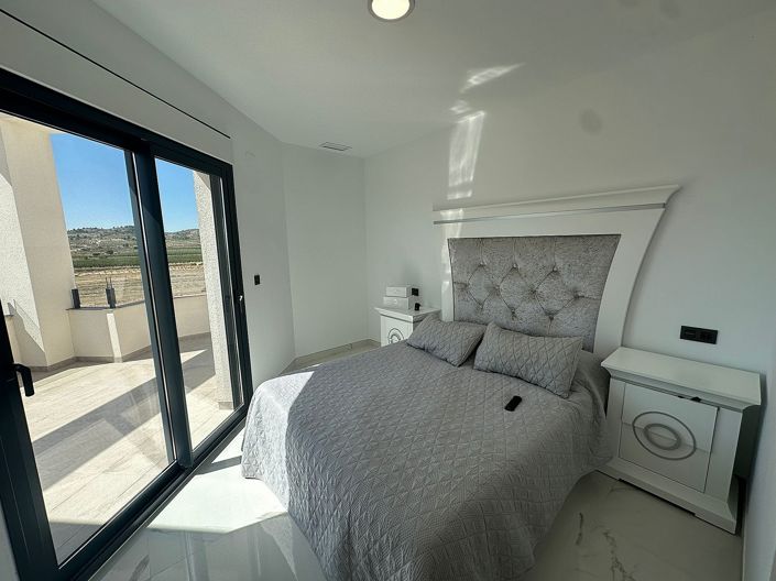 Image No.6-4 Bed Villa for sale