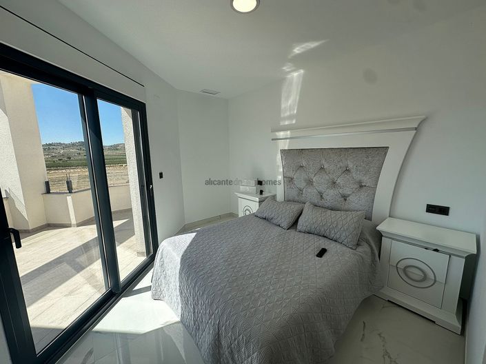 Image No.6-4 Bed Villa for sale