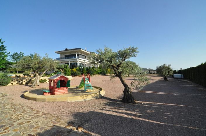 Image No.10-4 Bed Villa for sale