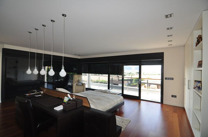 Image No.32-4 Bed Villa for sale