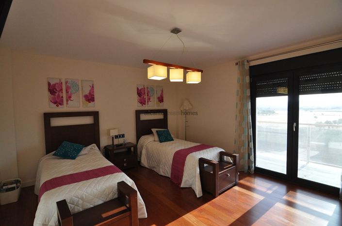 Image No.36-Villa de 4 chambres à vendre à Villena