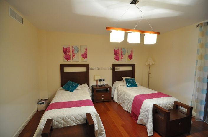 Image No.37-Villa de 4 chambres à vendre à Villena