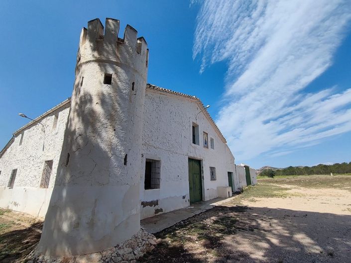 Image No.2-Maison de campagne de 5 chambres à vendre à Yecla