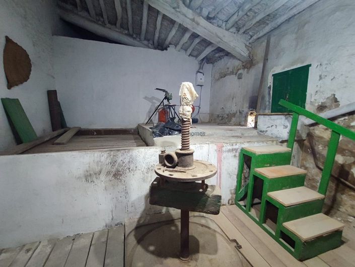 Image No.32-5 Bed Country House for sale