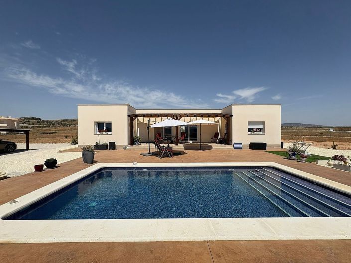 Image No.1-3 Bed Villa for sale