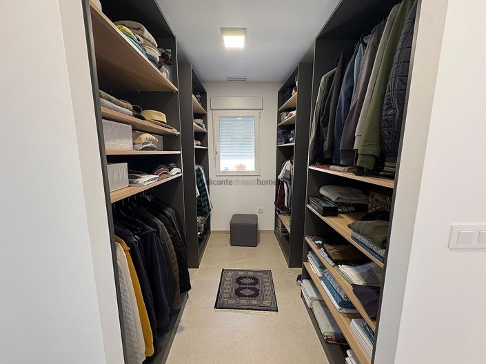 Image No.20-3 Bed Villa for sale