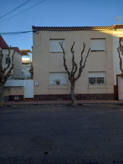 Image No.1-3 Bed Townhouse for sale
