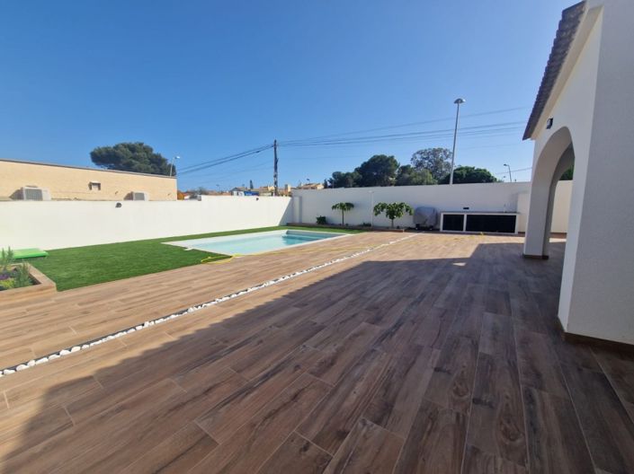 Image No.10-3 Bed Villa for sale