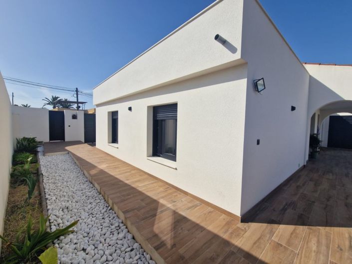 Image No.15-3 Bed Villa for sale