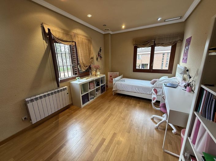 Image No.30-Villa de 4 chambres à vendre à Elda