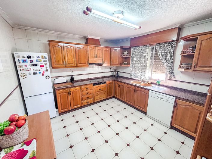 Image No.15-4 Bed Country House for sale