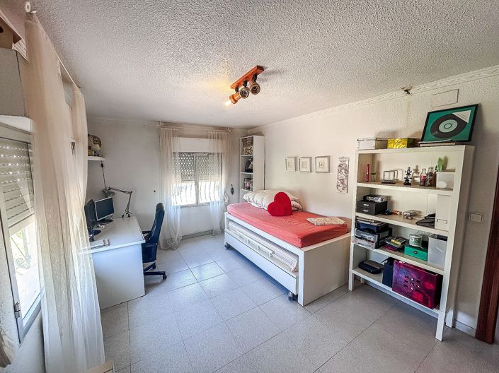 Image No.22-4 Bed Country House for sale