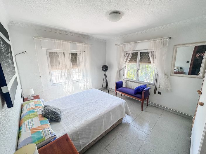 Image No.24-4 Bed Country House for sale