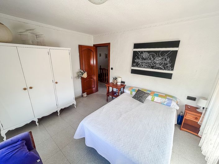 Image No.25-4 Bed Country House for sale