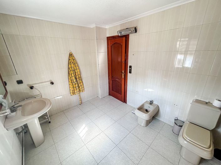 Image No.27-4 Bed Country House for sale