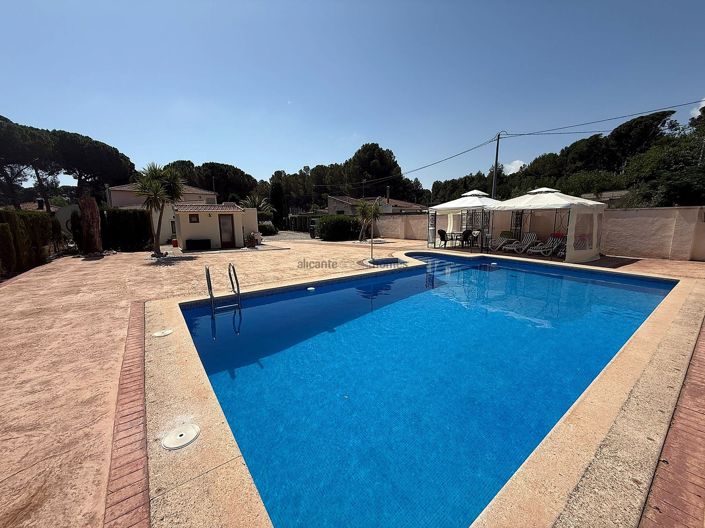 Image No.2-5 Bed Country House for sale