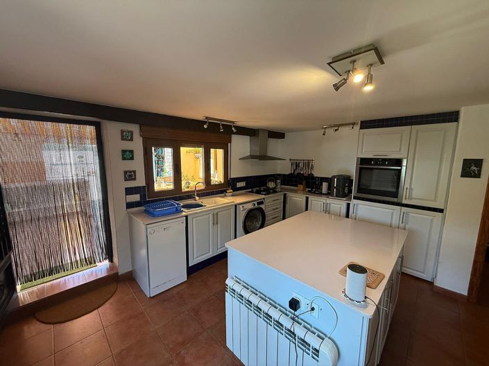 Image No.27-5 Bed Country House for sale