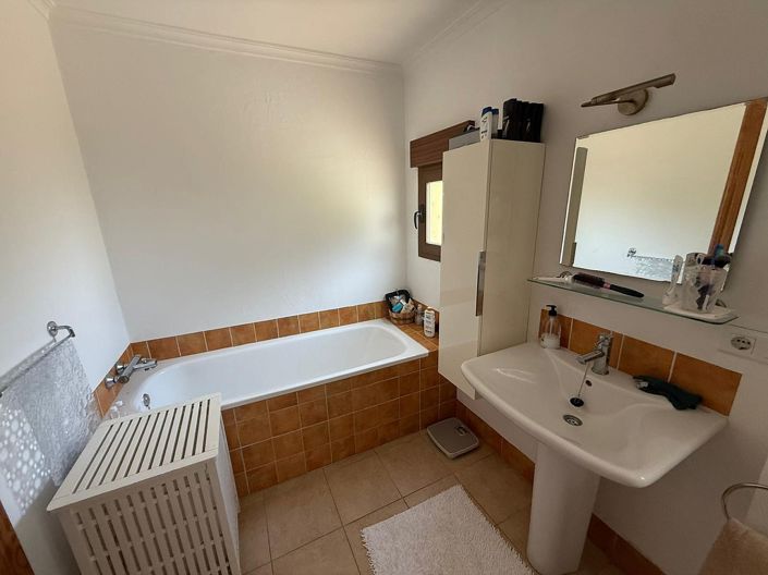 Image No.31-5 Bed Country House for sale