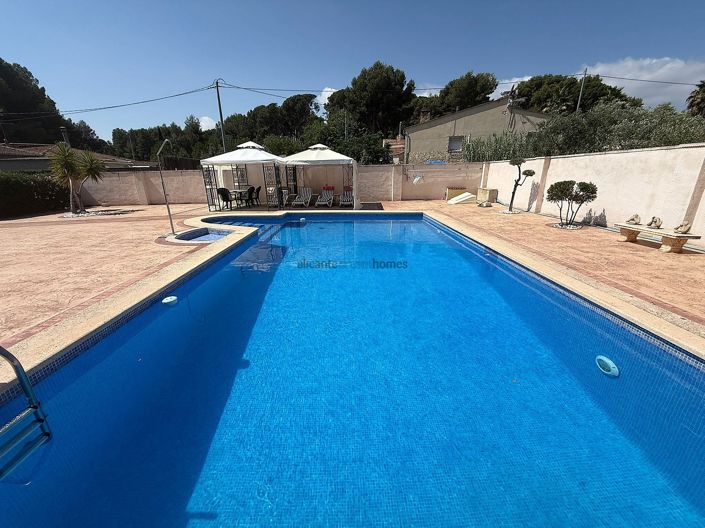 Image No.4-5 Bed Country House for sale