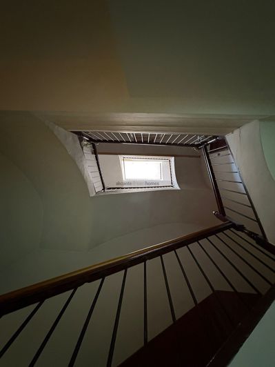 Image No.33-6 Bed Townhouse for sale