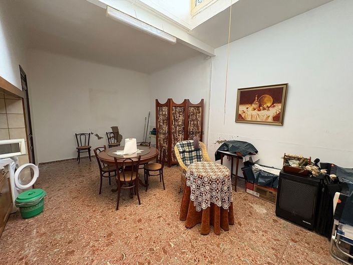 Image No.4-6 Bed Townhouse for sale