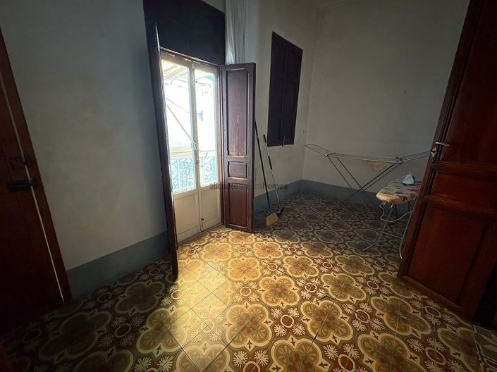 Image No.7-6 Bed Townhouse for sale