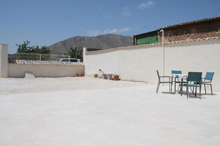 Image No.10-4 Bed Country House for sale