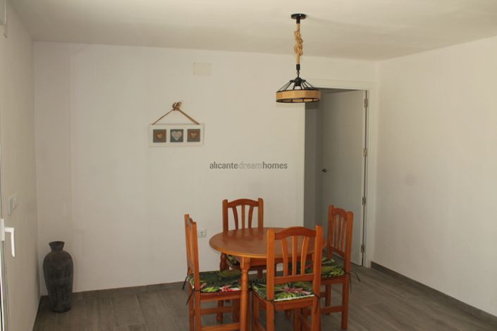 Image No.17-4 Bed Country House for sale