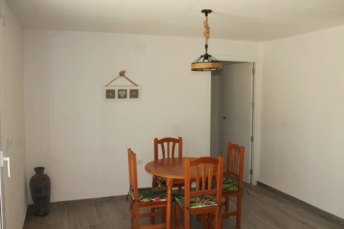 Image No.17-4 Bed Country House for sale