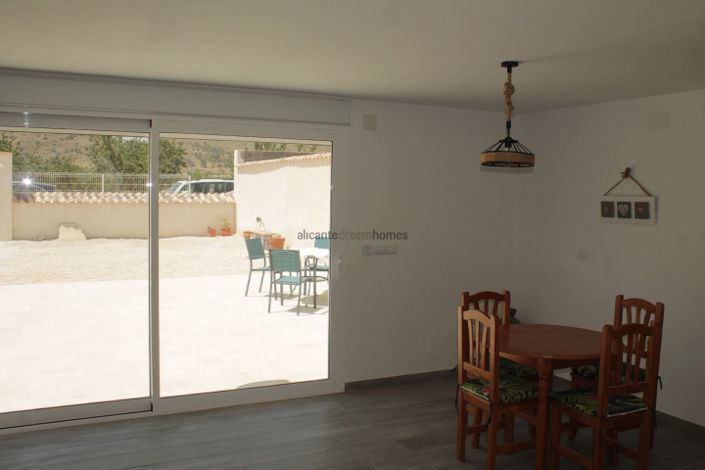 Image No.18-4 Bed Country House for sale