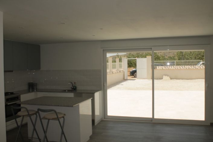 Image No.20-4 Bed Country House for sale