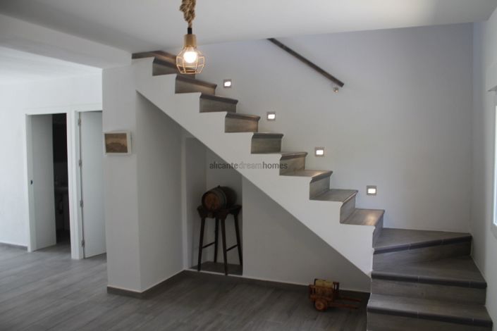 Image No.23-4 Bed Country House for sale