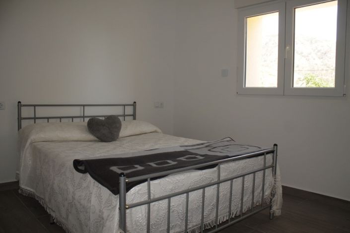 Image No.37-4 Bed Country House for sale