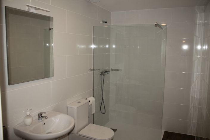 Image No.40-4 Bed Country House for sale