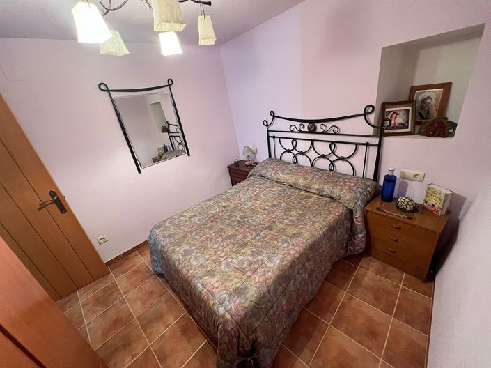 Image No.12-3 Bed Townhouse for sale