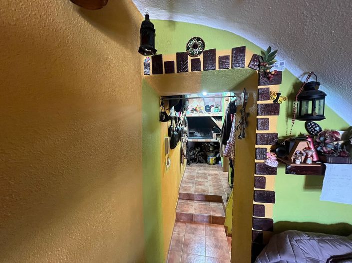 Image No.19-3 Bed Townhouse for sale