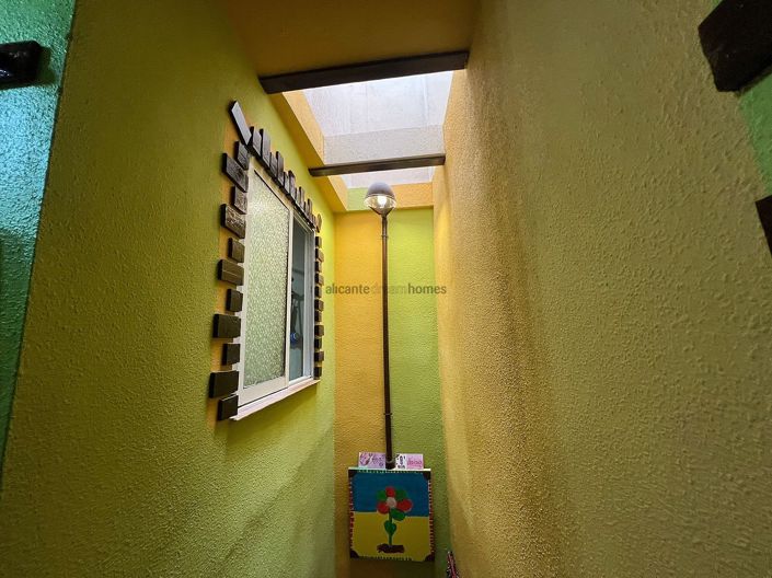 Image No.30-3 Bed Townhouse for sale