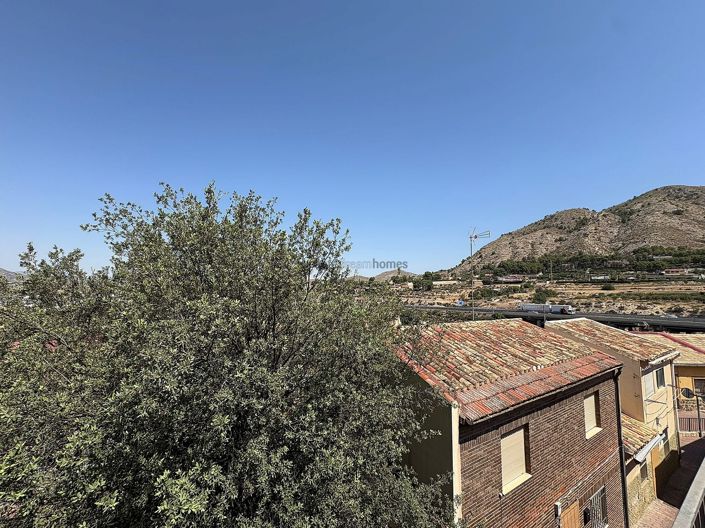 Image No.14-4 Bed Townhouse for sale