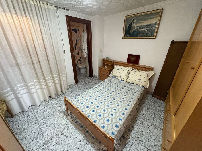 Image No.16-4 Bed Townhouse for sale