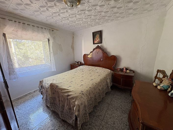 Image No.18-4 Bed Townhouse for sale