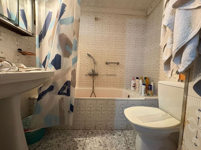 Image No.19-4 Bed Townhouse for sale