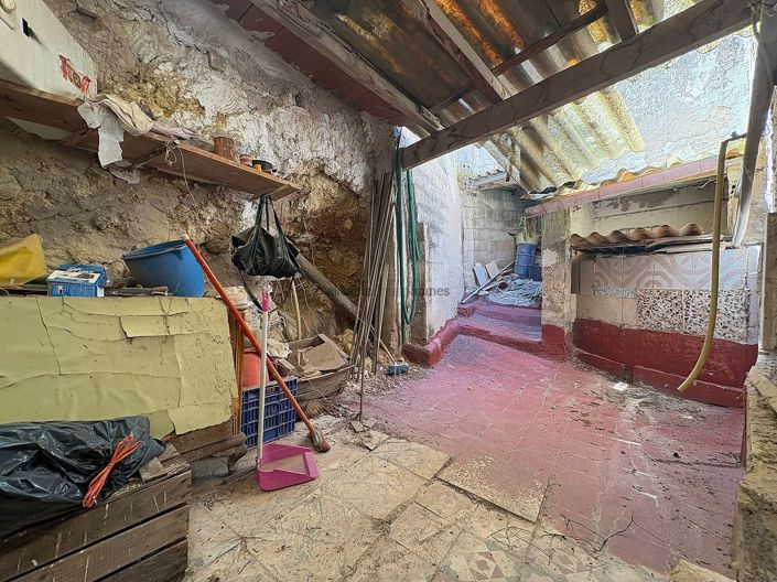 Image No.28-4 Bed Townhouse for sale