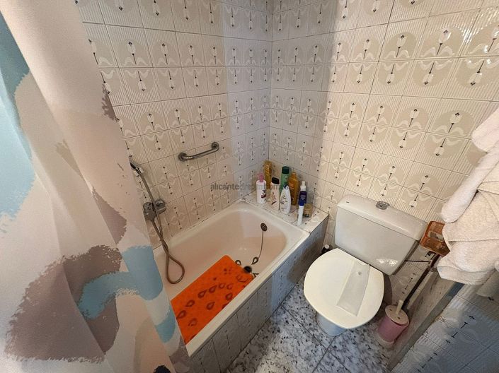 Image No.29-4 Bed Townhouse for sale