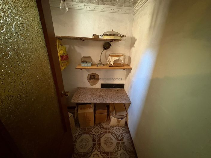 Image No.32-4 Bed Townhouse for sale