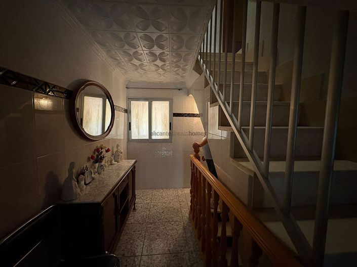 Image No.34-4 Bed Townhouse for sale